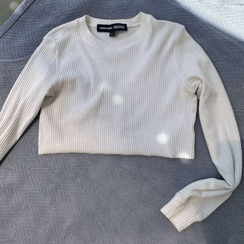White ribbed long sleeve crop top